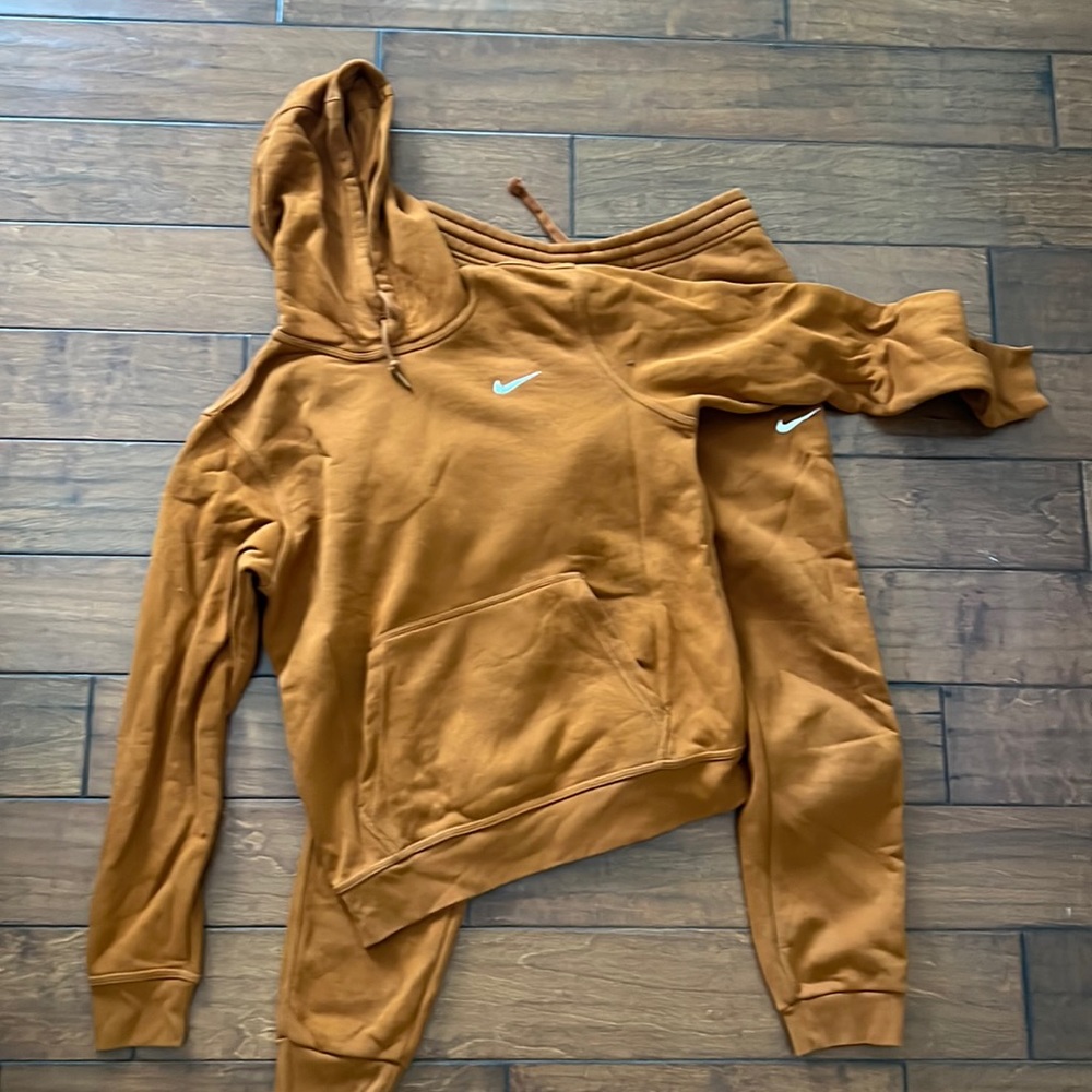 Nike matching jogger set